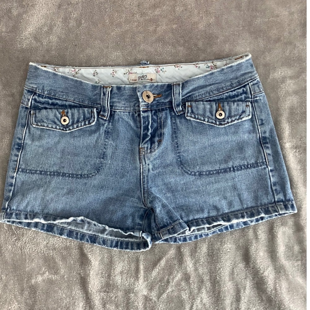 Wear it‎ to declare Denim Shorts Distressed 7 Blue Button Fly Pocket Mini Booty